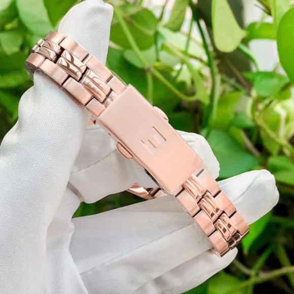 🔥Tissot Ladies Rose Gold Classic Watch! Sale! - Picture 6 of 8